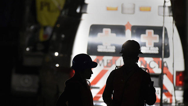 Шесть человек погибли в столкновении поезда с автобусом в Мексике