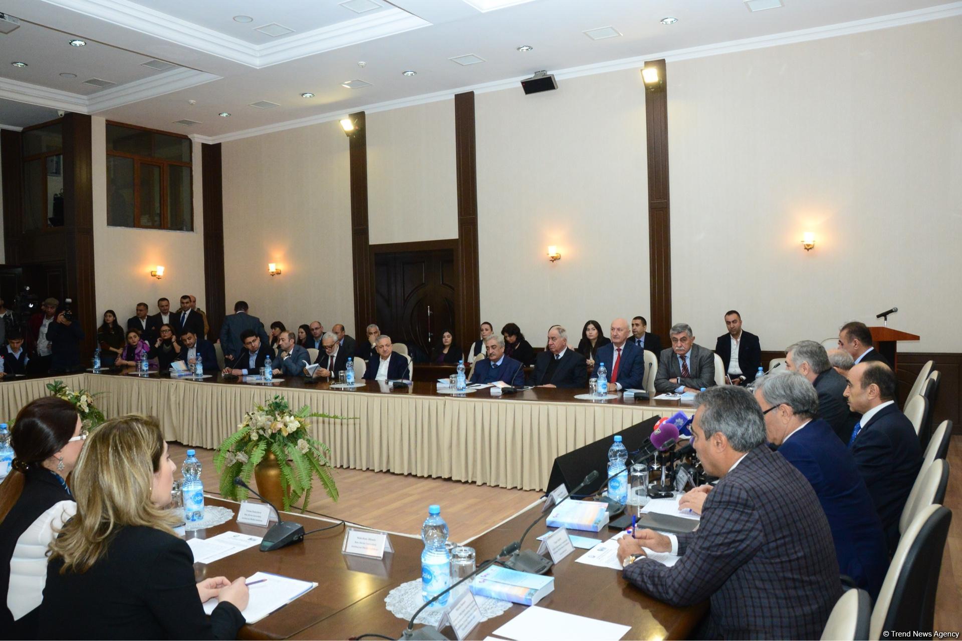 Али Гасанов: Президент Ильхам Алиев считает сохранение чистоты государственного языка одной из важных задач, стоящих перед азербайджанским государством (ФОТО)