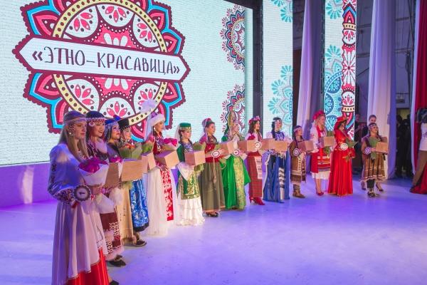 Azərbaycanlı "Kamçatka gözəli" seçildi (FOTO)