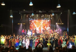 Azərbaycan Dövlət Gənc Tamaşaçılar Teatrının 90 illiyi qeyd edilib (FOTO)