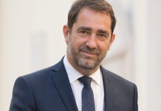 Глава МВД Франции отчитается перед членами парламента по атаке в префектуре Парижа