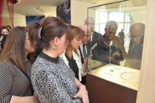 В Центре Гейдара Алиева представлены предметы украшения эпохи позднего железа (ФОТО)
