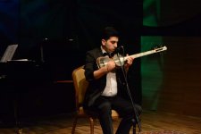 Азербайджанский тар и европейская классическая музыка (ФОТО)