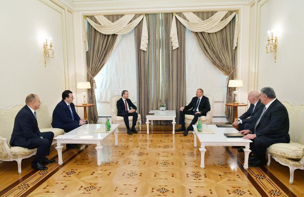 President Aliyev receives delegation led by FIDE president (PHOTO)