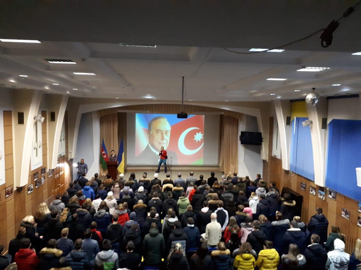 Kiyevdə “Heydər Əliyev və dünya siyasəti” mövzusunda konfrans keçirilib (FOTO)