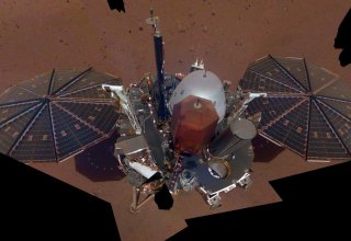 Mars InSight lander starts digging but hits snags
