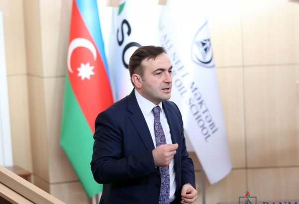 BP-nin vitse-prezidenti Bəxtiyar Aslanbəyli Bakı Ali Neft Məktəbində master klass keçdi (FOTO)