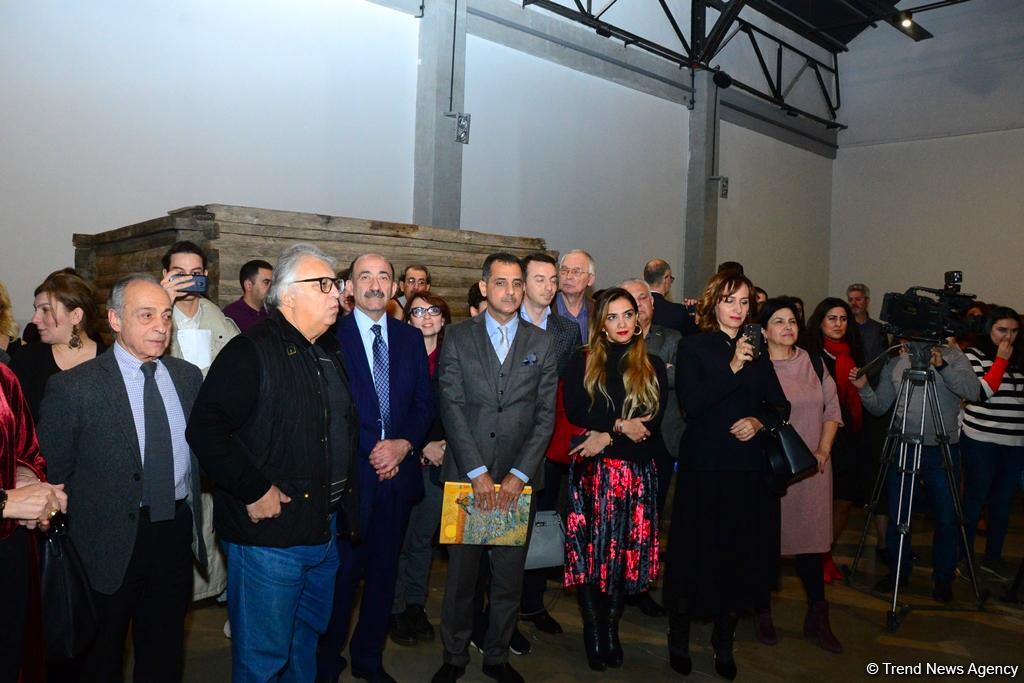 YARAT представил выставку грузинского художника Важико Чачхиани "Мухи кусаются к дождю" (ФОТО)