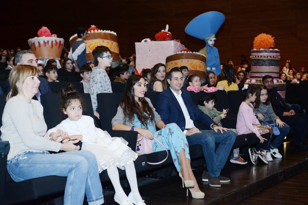 Вице-президент Фонда Гейдара Алиева Лейла Алиева приняла участие в семейном мега-шоу "Джыртдан в мире сказок" (ФОТО)