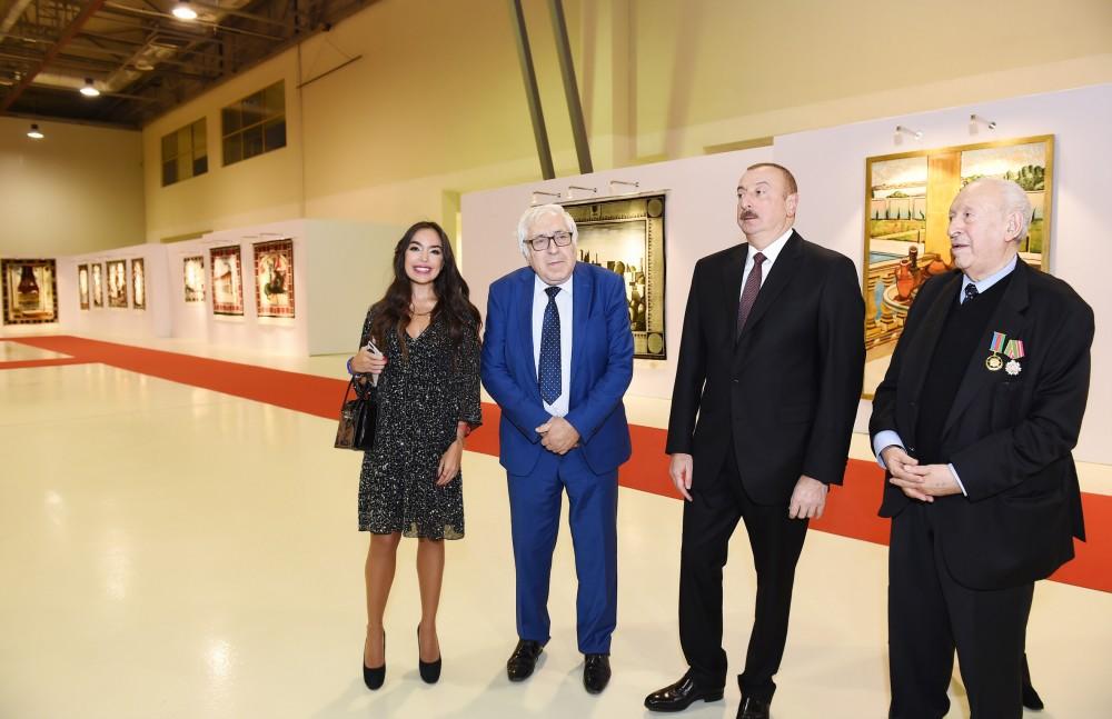 Президент Ильхам Алиев и Первая леди Мехрибан Алиева ознакомились с выставкой в связи с 90-летним юбилеем народного художника Таира Салахова (ФОТО)