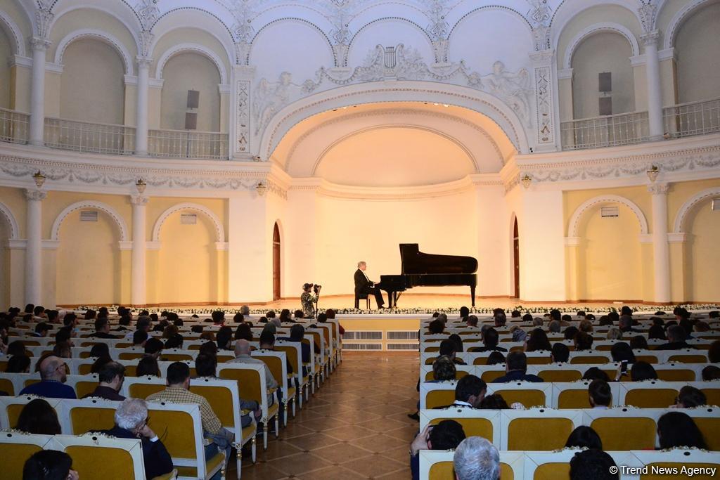 Nargis Fund, Hungarian embassy organize charity concert at State Philharmonic Hall (PHOTO)