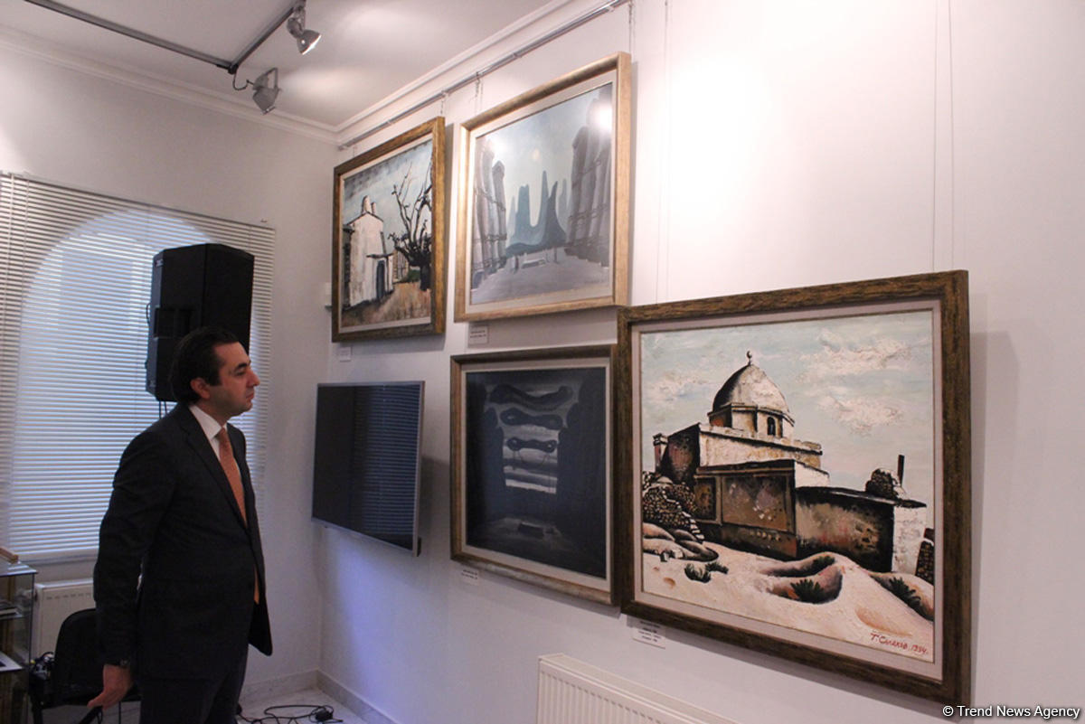 В честь 90-летия Таира Салахова VTB Bank (Азербайджан) презентовал календарь 2019 года с картинами мастера (ФОТО)