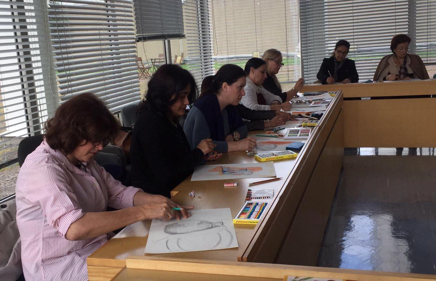 Азербайджанская художница провела мастер-класс в Париже (ФОТО)