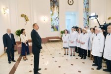 Президент Ильхам Алиев и Первая леди Мехрибан Алиева ознакомились с условиями после капитальной реконструкции в НИИ медицинской реабилитации в Баку (ФОТО)