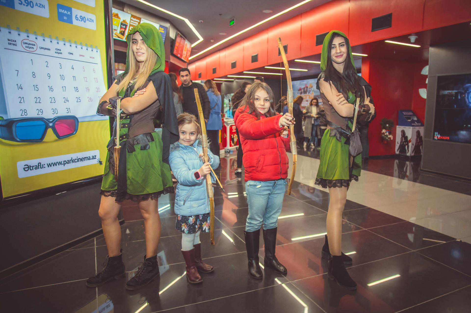 В Баку появились девушки-лучницы из Шервудского леса (ВИДЕО, ФОТО)