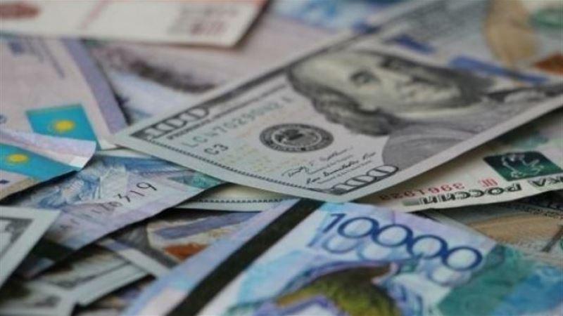 Казахстанский тенге продолжает дешеветь к доллару
