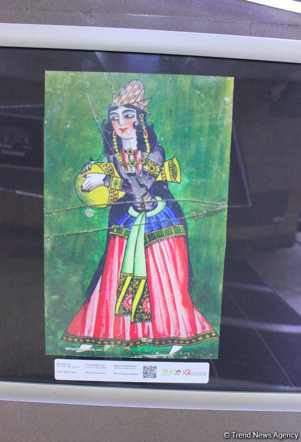 Шедевры художников в подземном переходе Бакинского метро восхитили пассажиров (ФОТО)