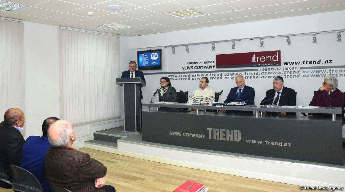 В пресс-центре АМИ Trend состоялась презентация книги «Школа самопожертвования. Мехти Гусейнзаде» (ФОТО)