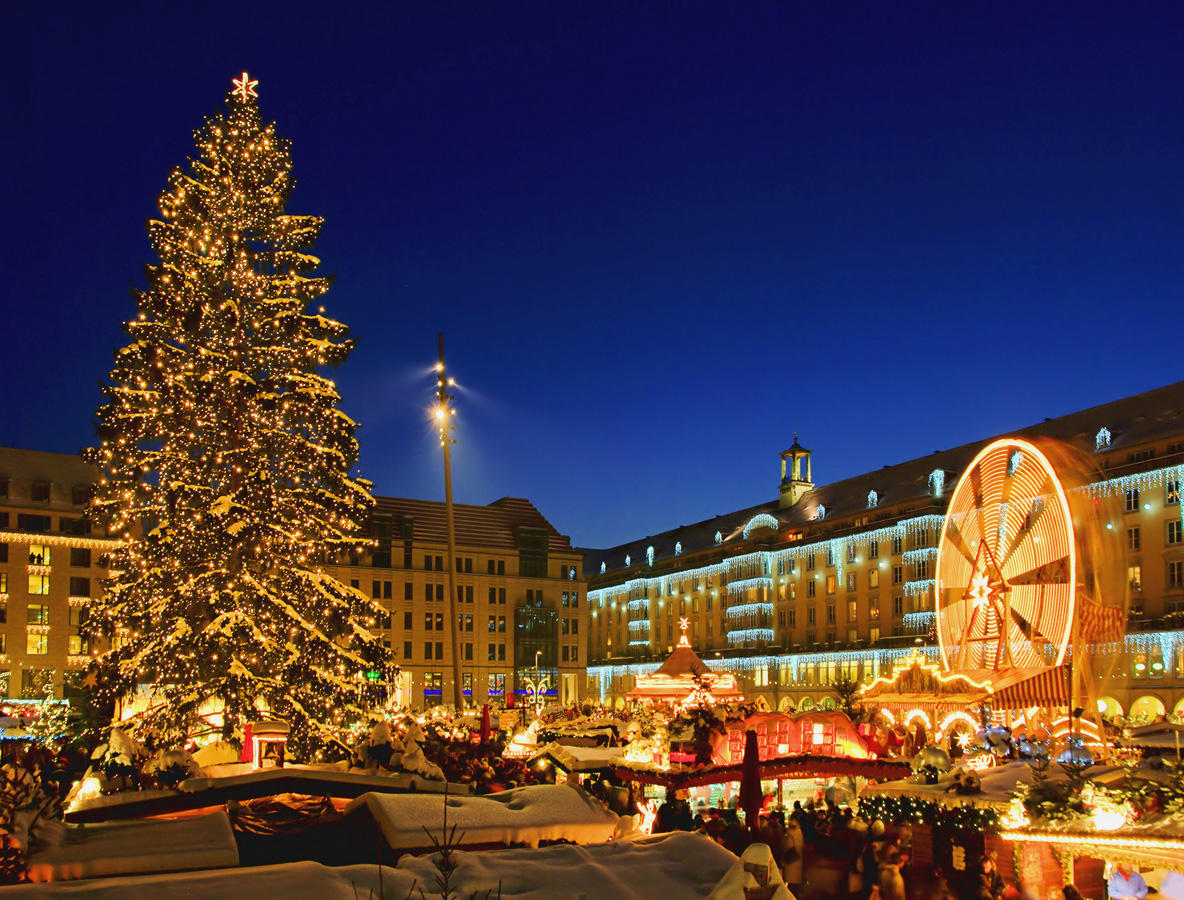 Самые красивые рождественские ярмарки в мире (ФОТО)