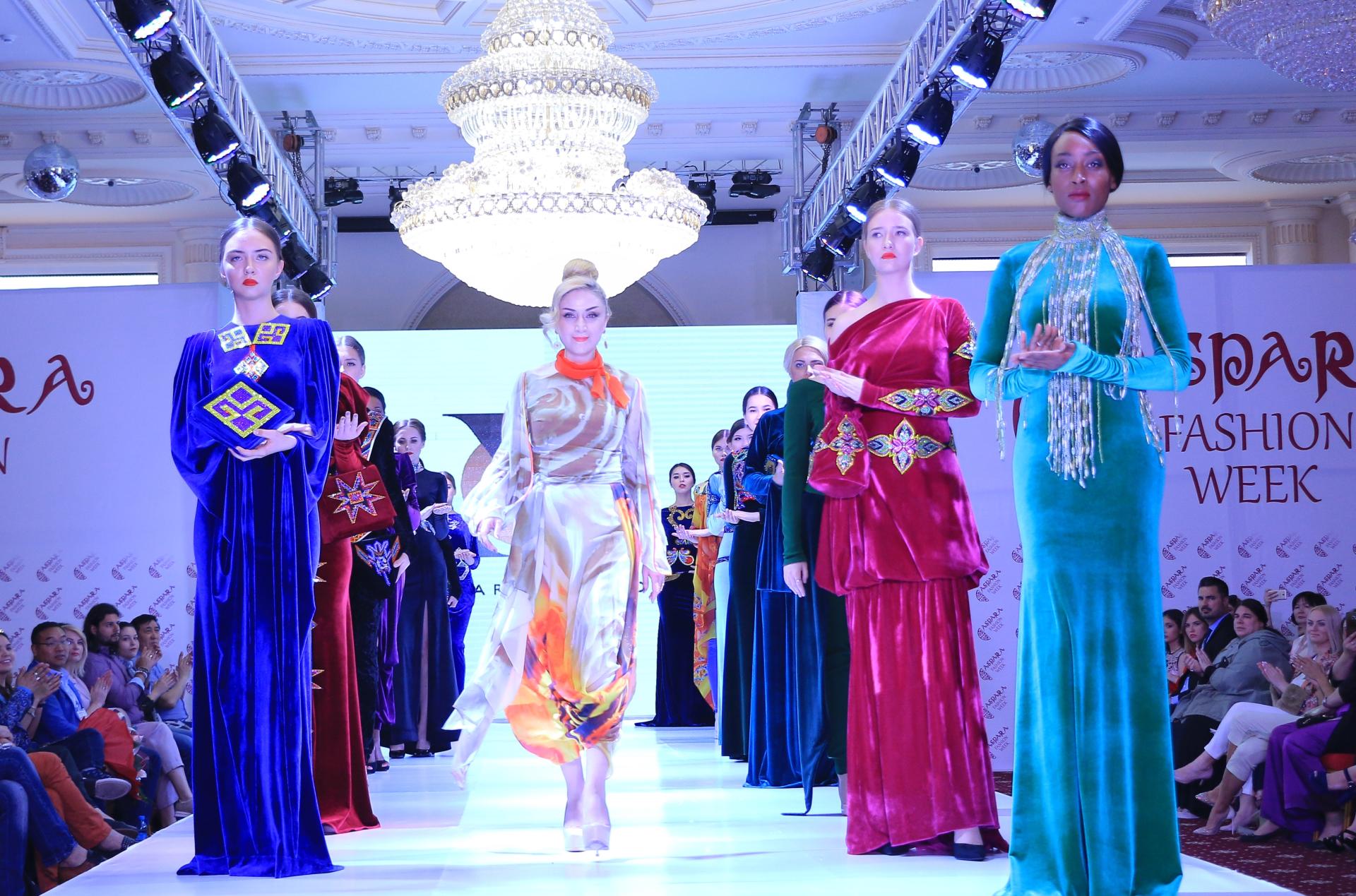 Деятели культуры Азербайджана поддержали идею учреждения Дня национального костюма  (ФОТО) - Gallery Image