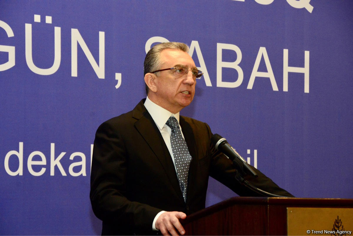 Промышленные предприятия будут перенесены за пределы Баку - глава ИВ