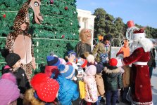 Дед Мороз и Снегурочка провели креативную акцию в Сумгайыте (ФОТО)