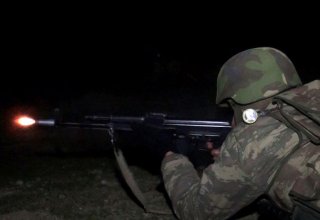 Azərbaycan Ordusunda döyüş atışlı gecə təlimi keçirilib (FOTO/VİDEO)