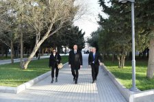 Президент Ильхам Алиев и Первая леди Мехрибан Алиева ознакомились с условиями после реконструкции в парке отдыха в жилом массиве Ени Ясамал (ФОТО)