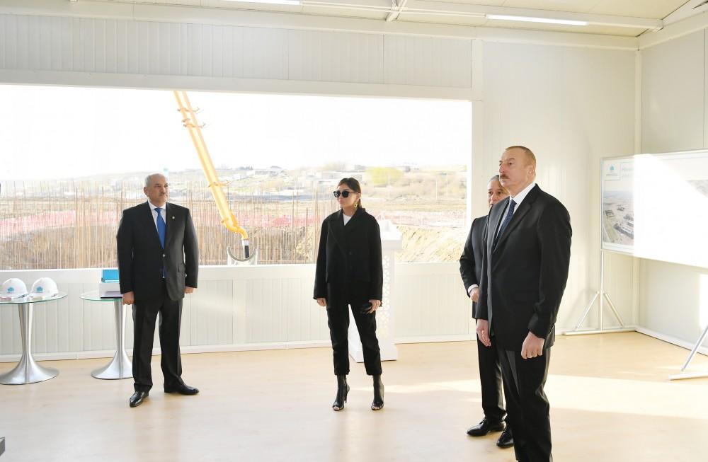Президент Ильхам Алиев и Первая леди Мехрибан Алиева приняли участие в открытии Ясамальского жилого комплекса (ФОТО)