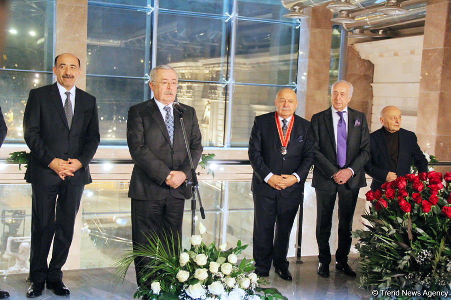 В Баку торжественно отметили юбилей заслуженного архитектора Азербайджана Эльбая Гасымзаде (ФОТО)