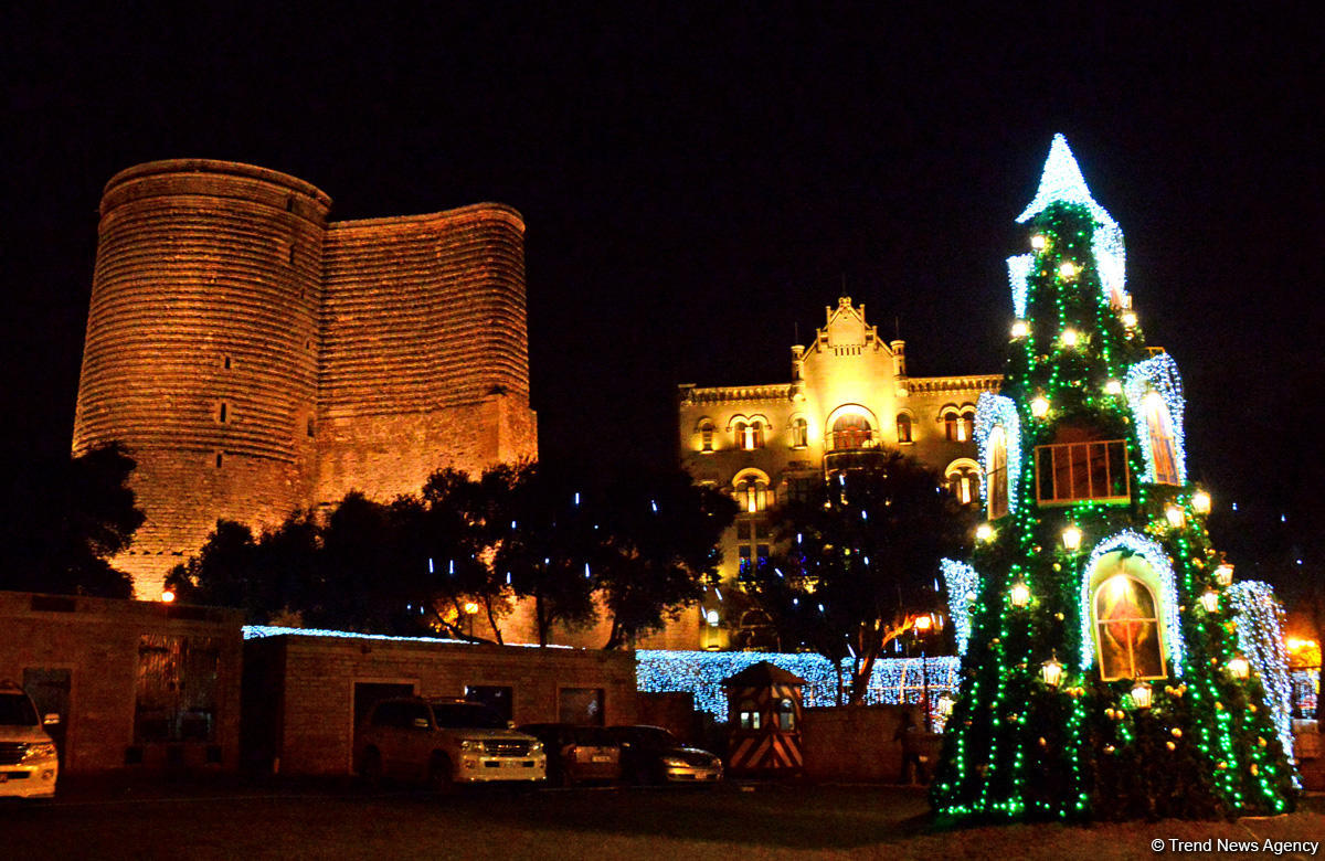 Баку в праздничном убранстве (Фотосессия)