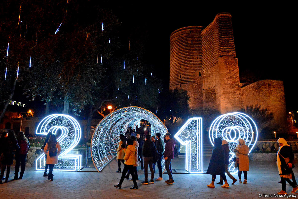 Баку в праздничном убранстве (Фотосессия)