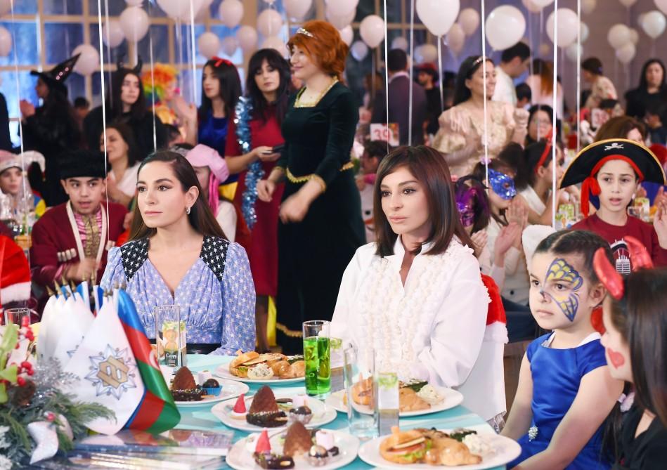 Birinci vitse-prezident Mehriban Əliyeva Heydər Əliyev Fondunun uşaqlar üçün təşkil etdiyi ənənəvi bayram şənliyində iştirak edib (FOTO)
