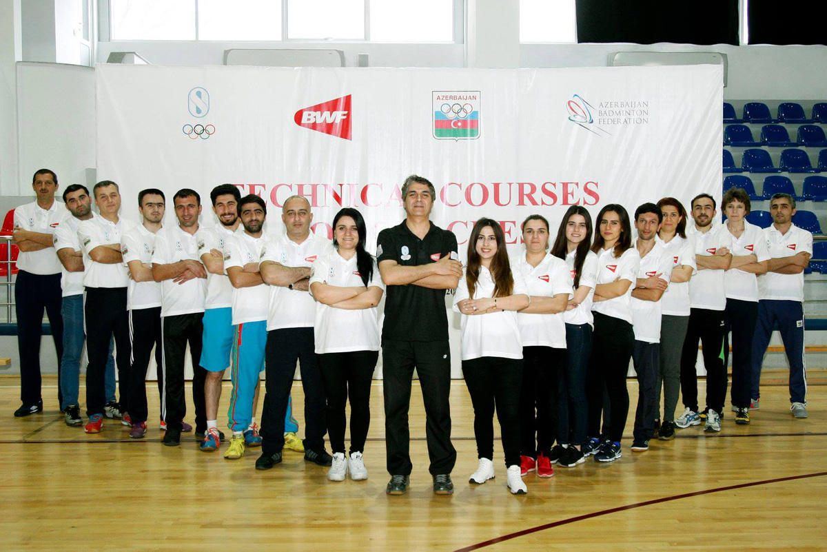 Badminton üzrə kursları bitirən məşqçilərə Milli Olimpiya Komitəsinin sertifikatları təqdim olunub (FOTO)