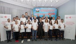 Badminton üzrə kursları bitirən məşqçilərə Milli Olimpiya Komitəsinin sertifikatları təqdim olunub (FOTO)