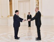 Президент Ильхам Алиев принял верительные грамоты новых послов Саудовской Аравии и Бразилии (ФОТО)