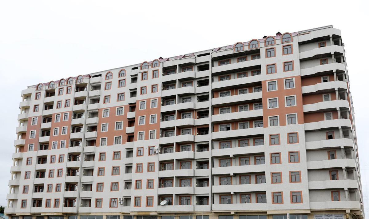 В Азербайджане число обеспеченных жильем инвалидов и семей шехидов достигло  6,7 тыс. (ФОТО)