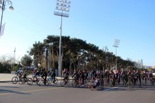 При поддержке Центра Гейдара Алиева в Баку прошёл велопробег под девизом «Наша сила – в солидарности» (ФОТО)