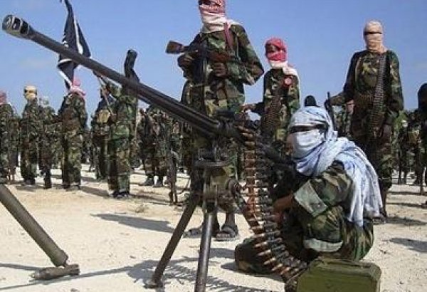 Боевики "Аш-Шабаб" атаковали армейские базы на юге Сомали