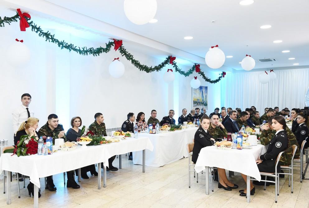 Первый вице-президент Мехрибан Алиева приняла участие в праздничном мероприятии в воинской части СГБ (ФОТО) (версия 4)