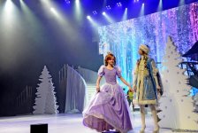 Сказочные герои спасают Новый год в Баку (ФОТО)