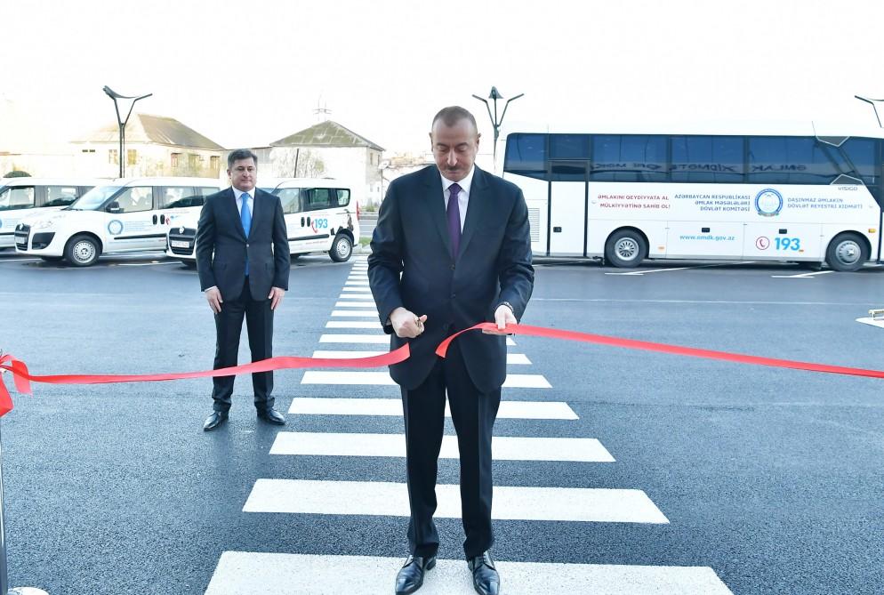 Azerbaijani president inaugurates new residence of real estate services (PHOTO)