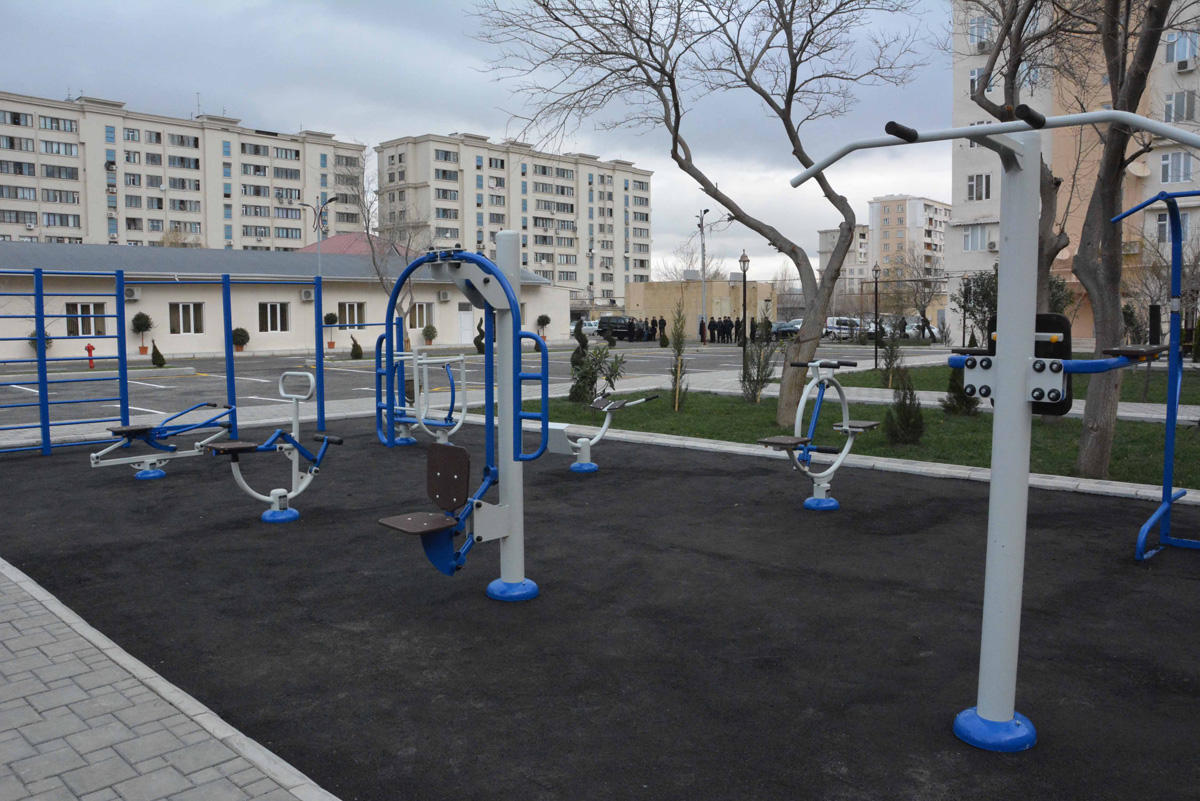 В Баку успешно реализуется проект по благоустройству неухоженных дворов (ФОТО)