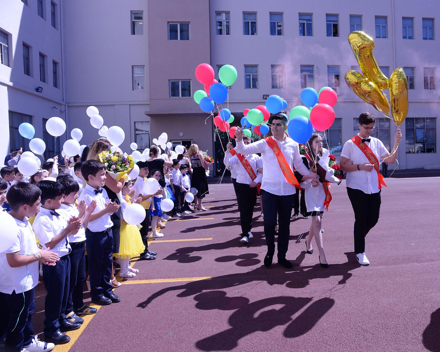 В Азербайджане 112 выпускников окончили школу с золотой медалью