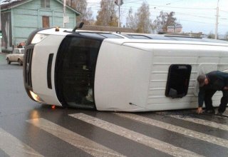 Azərbaycandan gedən mikroavtobus Stavropolda yük maşını ilə toqquşub: 6 ölü, 5 yaralı