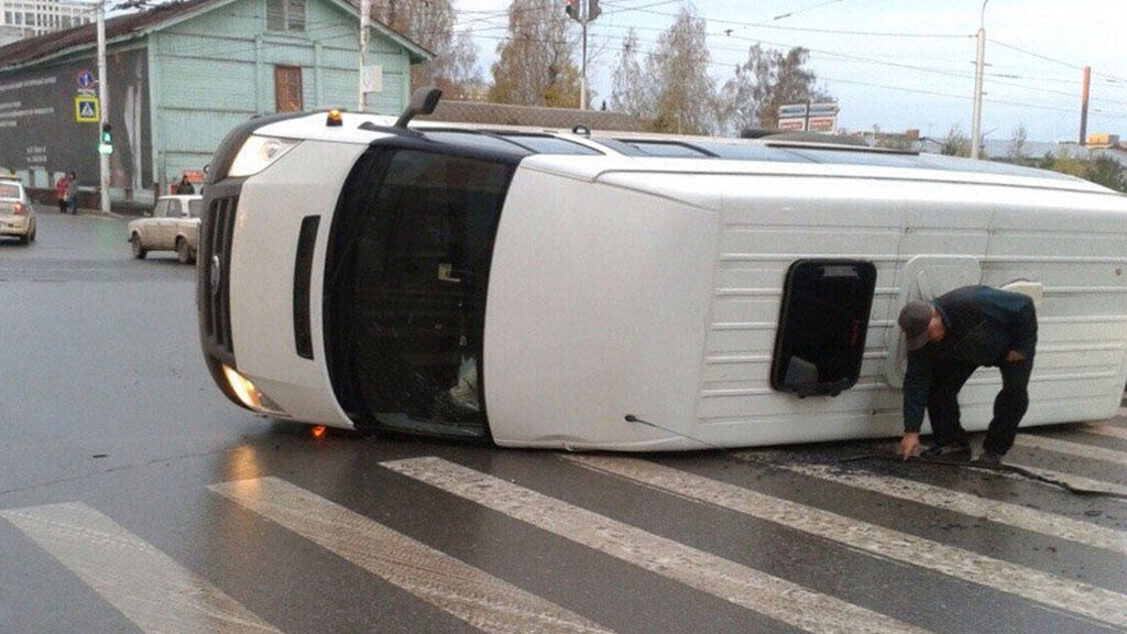 Portuqaliyada turist avtobusu qəzaya uğrayıb: 28 ölü