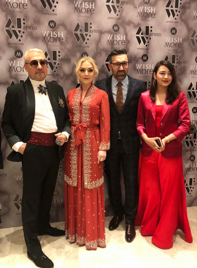 Gülnarə Xəlilovanın rəngarəng kolleksiyaları İstanbulda moda həftəsinin iştirakçılarını valeh edib (FOTO)