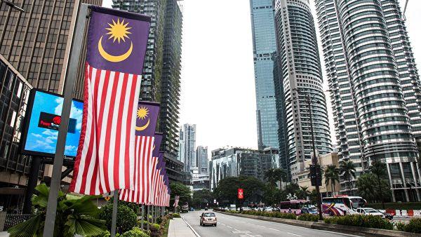 Власти Малайзии частично сняли социальные ограничения в ряде штатов