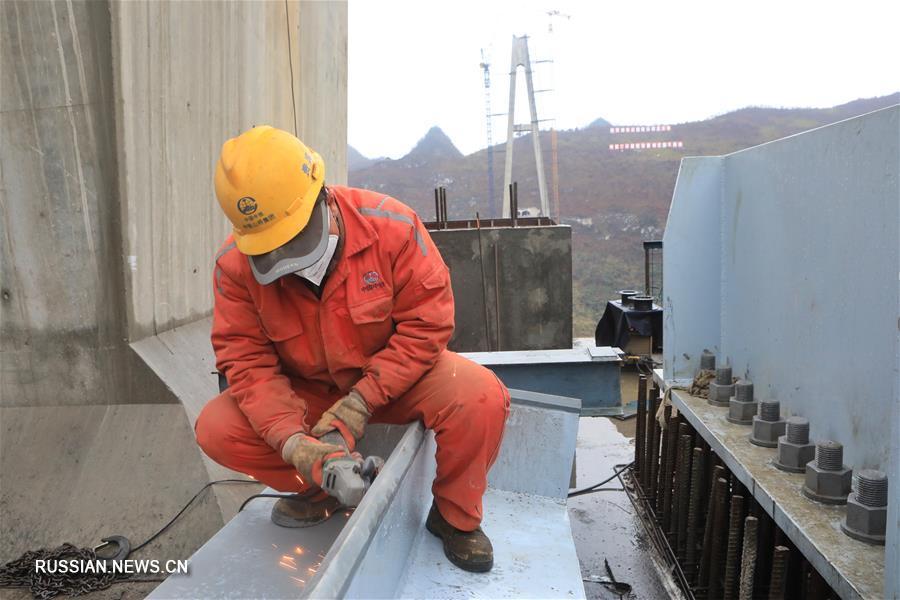 Строительство моста Пинтан в китайской провинции Гуйчжоу завершится в 2019 году (ФОТО)