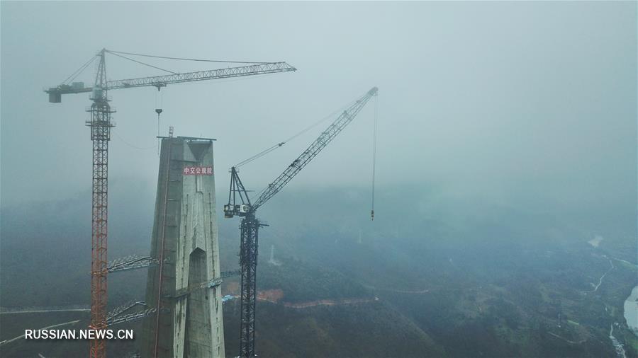 Строительство моста Пинтан в китайской провинции Гуйчжоу завершится в 2019 году (ФОТО)
